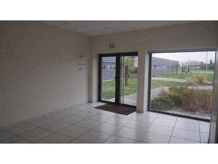 location bureaux et commerces à belleville-sur-vie (85170) : à louer / 215m² belleville-su