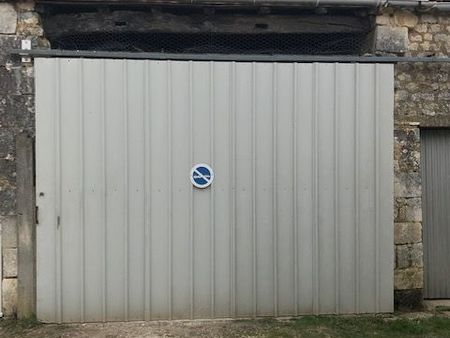 hangar / garage