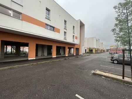 local commercial 144m2