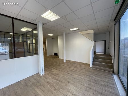 bureaux 800 m² puget-sur-argens