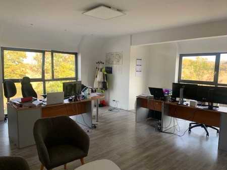 local professionnel - 196m²