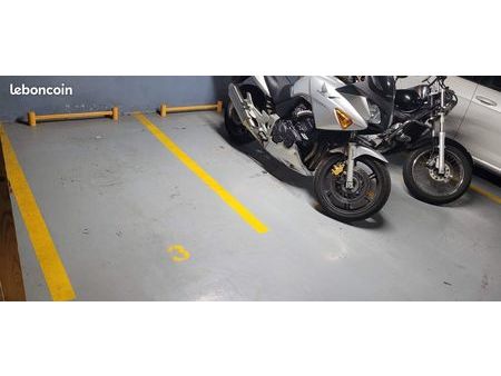 place de parking moto à louer