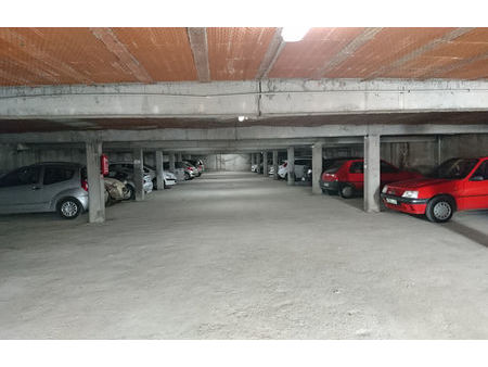 location parking 12 m² cahors (46000)