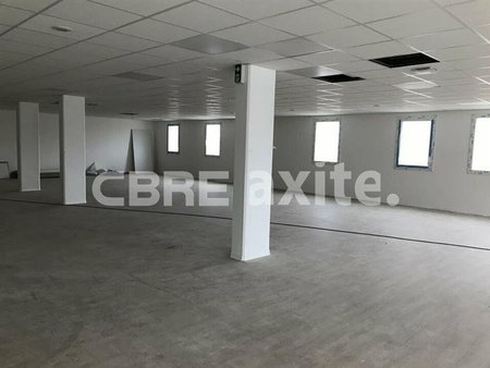 location bureau cranves sales 228 m²