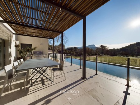 a vendre - aix en provence - villa contemporaine avec piscine 20x3 5 m - vue sainte victoi