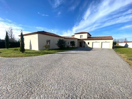 vente villa 8 pièces 335 m²