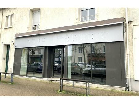 location commerce 69 m² saint-pierre-des-corps (37700)