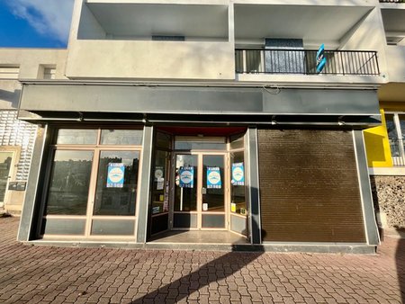 à louer local commercial 121 m² – 1 050 € |calais