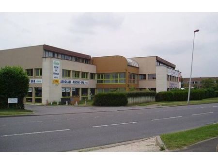 location bureau 229 m² émerainville (77184)