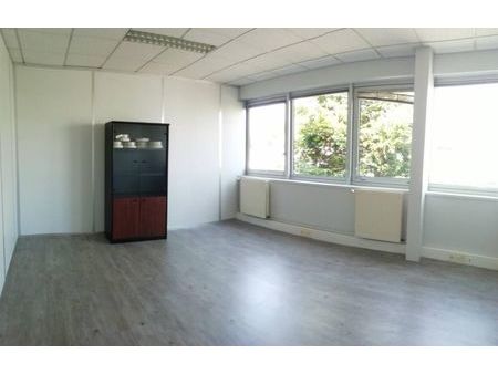 location bureau 400 m² tournan-en-brie (77220)
