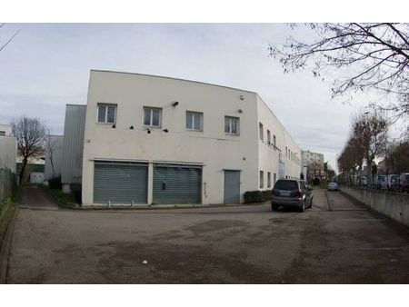 location local industriel 920 m² fontenay-sous-bois (94120)