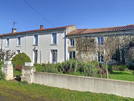 vente maison à montreuil (85200) : à vendre / 116m² montreuil