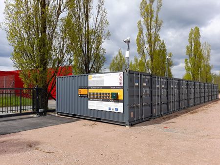 location box de stockage de plain-pied / box à louer / garde-meubles le creusot à prix dis