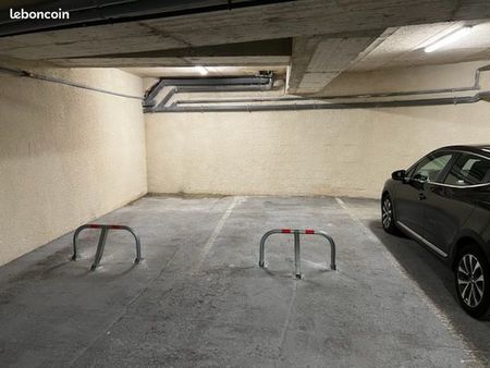 parking/box 12 m² livry-gargan