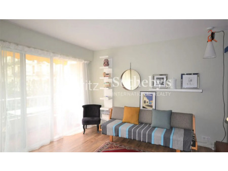 appartement de prestige en vente à biarritz : lumineux studio de 26m² avec balcon et cave 