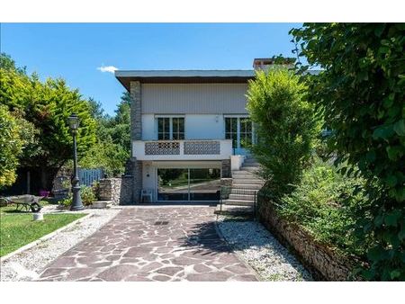 vente maison 5 pièces 197 m² saint-pierre-du-mont (40280)