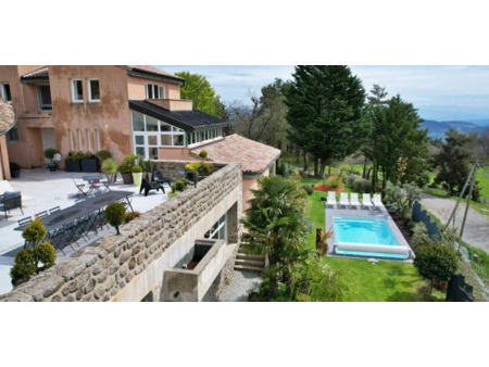 maison avec piscine et terrasse gluiras (07)