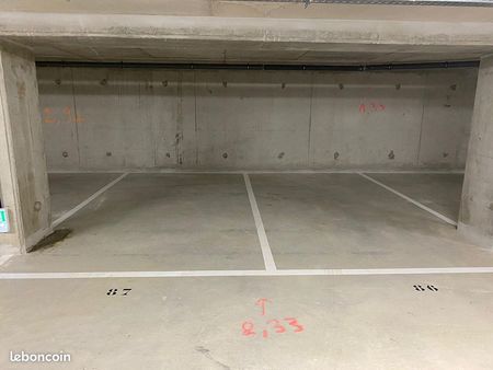 parking/box 12 m² champs sur marne