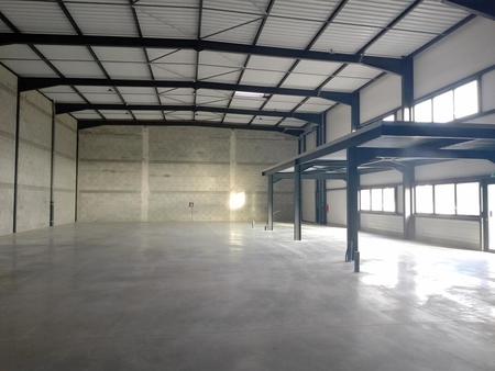 location d'entrepôt de 2 202 m² à vourles - 69390