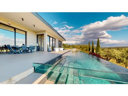 l'agence acl vous propose à la vente cette magnifique villa de style contemporain idéaleme