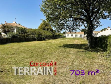 vente terrain à corcoué-sur-logne (44650) : à vendre / 703m² corcoué-sur-logne