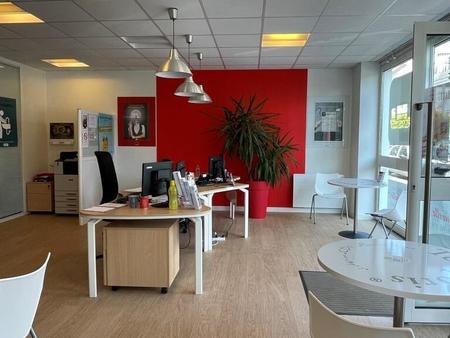 location bureaux et commerces à saint-nazaire (44600) : à louer / 117m² saint-nazaire