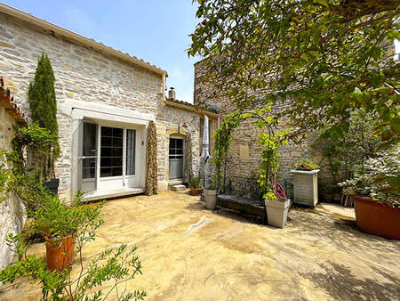 maison en pierres avec terrasse  patio. - saint dionisy