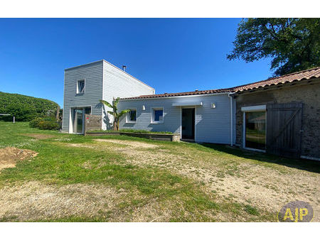 vente maison 6 pièces 150 m² port-saint-père (44710)