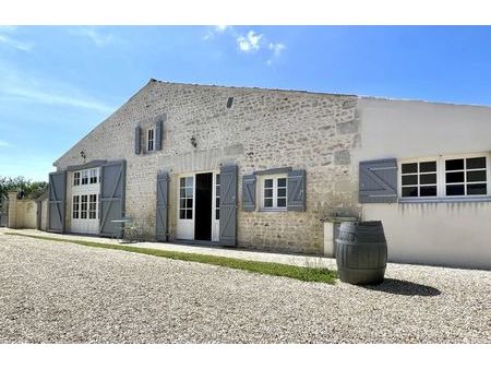 vente maison 15 pièces 413m2 saint-dizant-du-gua 17240 - 526100 € - surface privée