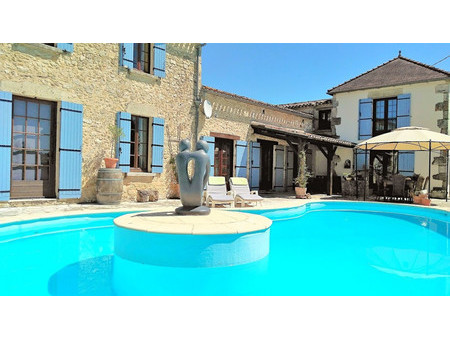 élégante maison de campagne du xixe siècle  rénovée avec style  avec piscine et vue impren