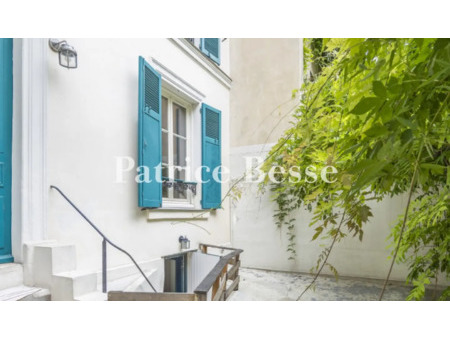 maison de prestige en vente à paris 18e : au nord-ouest du 18e arrondissement  une maison 