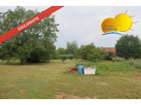 terrain constructible de 1595 m²