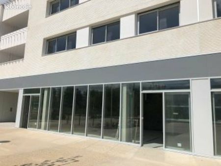 local commercial 97 m²