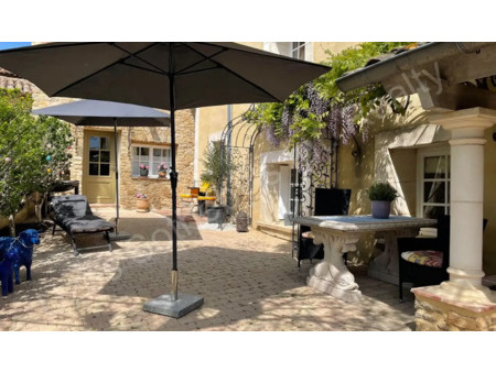 maison de prestige en vente à cavillargues : au coeur d'un joli village provençal récompen
