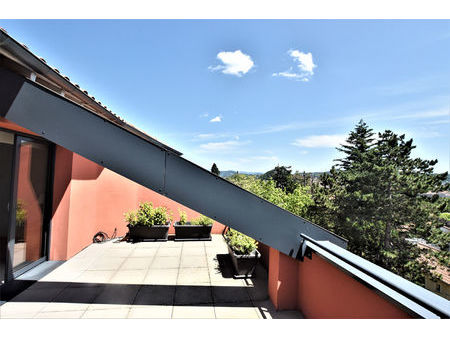 grand duplex avec terrasse de 50 m²