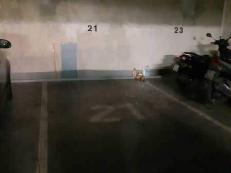 place de parking a louer