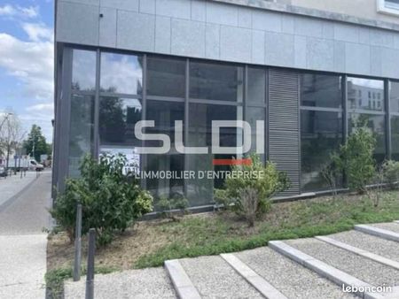 local commercial 135 m²