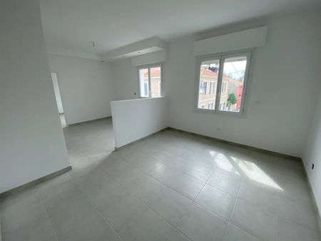vente appartement 2 pièces 40m2 la londe-les-maures 83250 - 162800 € - surface privée