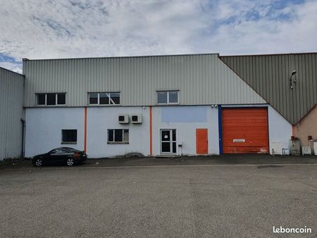 local commercial 1 062 m²