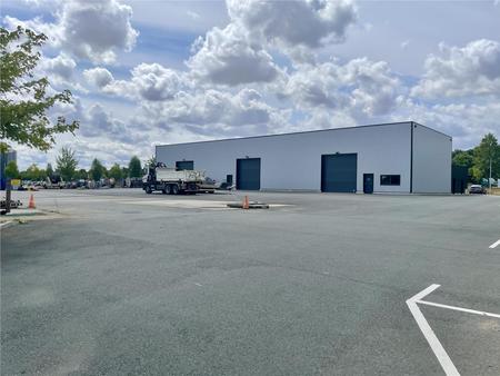 location d'entrepôt de 800 m² à guichainville - 27930