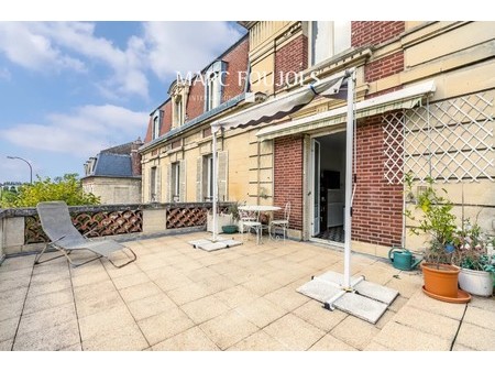 charmant appartement avec terrasse  en centre ville de chantilly votre agence marc foujols