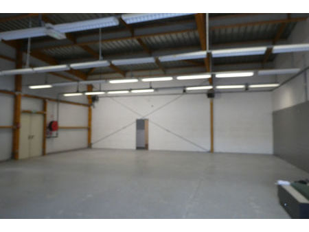 local commercial 220 m2