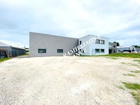 local commercial 487 m²