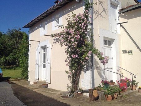 belle maison deux chambres avec grand terrain