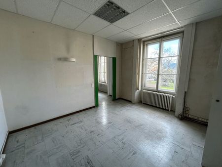 local bureaux 61 m²