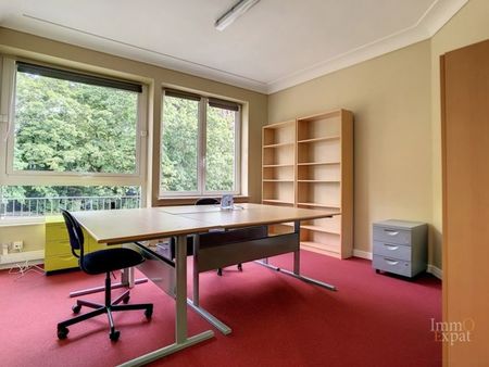 drève de dieleghem - bureau meuble avec emplacement parking