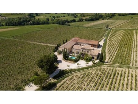 propriété viticole avec bastide 17è  37 ha en côtes-du-rhône village