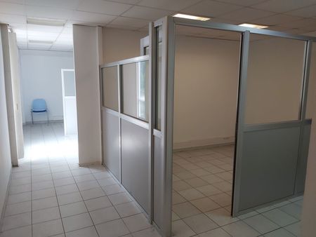 bureaux climatisés de 105 m²