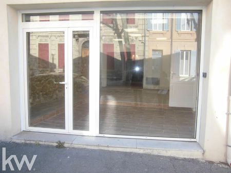 local commercial salon de provence 149 m2