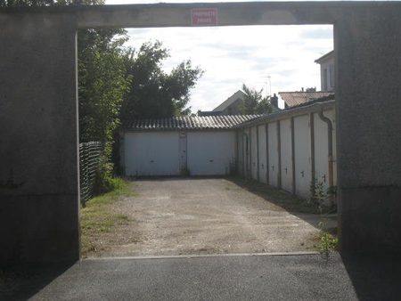location parking bourges (18000)  50€